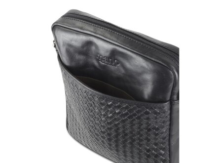 Сумка через плечо Mano Don Luca, натуральная кожа в черном цвете, 23 х 26,5 х 4,5 см Сумка через плечо Mano Don Luca, натуральная кожа в черном цвете, 23 х 26,5 х 4,5 см