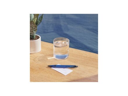 Шариковая ручка Parker IM Monochrome Blue, стержень:M, цвет чернил: blue, в подарочной упаковке. Шариковая ручка Parker IM Monochrome Blue, стержень:M, цвет чернил: blue, в подарочной упаковке.