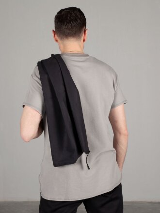 Спортивное полотенце Atoll Medium, черное Спортивное полотенце Atoll Medium, черное