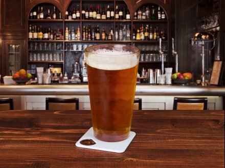 Подставка для кружки с открывалкой Liso, черный/белый Подставка для кружки с открывалкой Liso, черный/белый