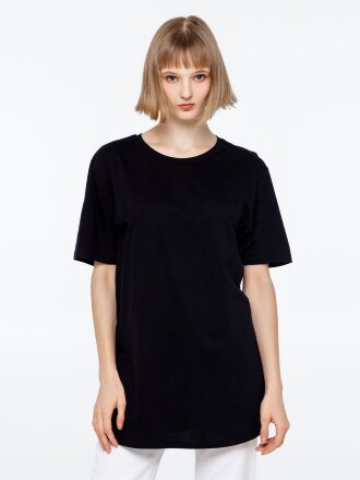 Футболка удлиненная Magnum, черная Футболка удлиненная Magnum, черная