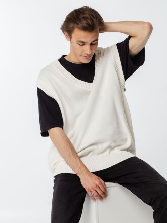 Жилет оверсайз унисекс Tad в сумке, молочно-белый Жилет оверсайз унисекс Tad в сумке, молочно-белый