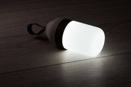 Защищенная колонка Eldflugg с кемпинговым фонарем Защищенная колонка Eldflugg с кемпинговым фонарем