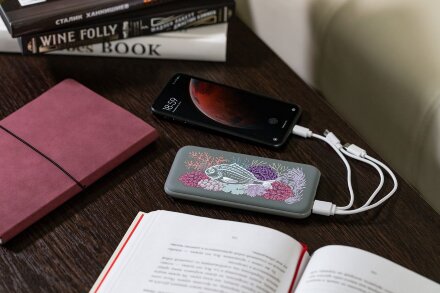 Аккумулятор с подсветкой markBright City, 10000 мАч, серый Аккумулятор с подсветкой markBright City, 10000 мАч, серый