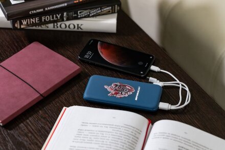 Аккумулятор с подсветкой markBright City, 10000 мАч, синий Аккумулятор с подсветкой markBright City, 10000 мАч, синий