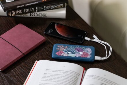 Аккумулятор с подсветкой markBright City, 10000 мАч, синий Аккумулятор с подсветкой markBright City, 10000 мАч, синий