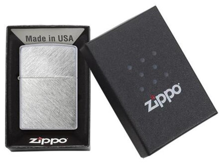 Зажигалка ZIPPO с покрытием Herringbone Sweep, латунь/сталь, серебристая, матовая, 38x13x57 мм Зажигалка ZIPPO с покрытием Herringbone Sweep, латунь/сталь, серебристая, матовая, 38x13x57 мм