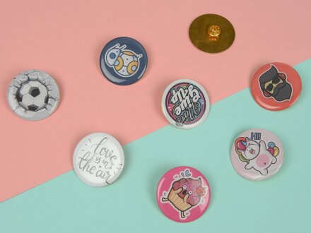 Значок металлический Круг, золотистый Значок металлический Круг, золотистый