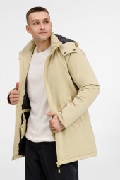 Куртка-парка унисекс Sfera, бежевая Куртка-парка унисекс Sfera, бежевая