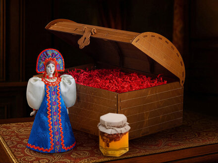 Подарочный набор: кукла фарфоровая, мед, синий Подарочный набор: кукла фарфоровая, мед, синий
