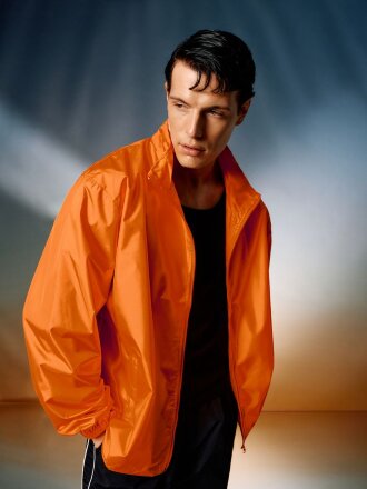 Ветровка Kivach, ярко-красная Ветровка Kivach, ярко-красная