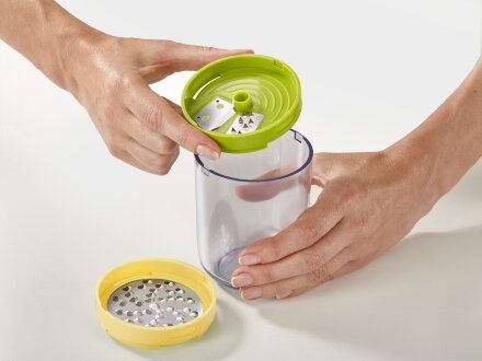 Терка спиралайзер с тремя лезвиями и контейнером для хранения Spiro Терка спиралайзер с тремя лезвиями и контейнером для хранения Spiro