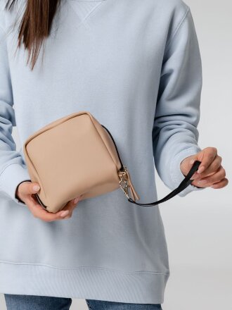 Дорожная косметичка Cubo, бежевая Дорожная косметичка Cubo, бежевая