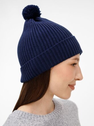 Шапка Catch Match с помпоном, темно-синяя Шапка Catch Match с помпоном, темно-синяя