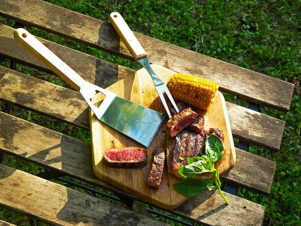 Набор BBQ Grill Master из двух приборов с деревянными ручками Набор BBQ Grill Master из двух приборов с деревянными ручками