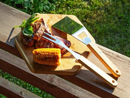Набор BBQ Grill Master из двух приборов с деревянными ручками Набор BBQ Grill Master из двух приборов с деревянными ручками