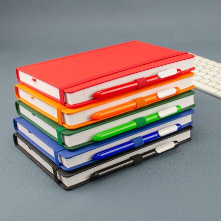 Ежедневник Favor, недатированный, оранжевый Ежедневник Favor, недатированный, оранжевый