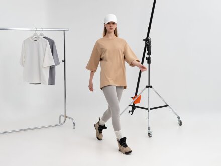 Футболка оверсайз унисекс Kosmos 2.0, бежевая Футболка оверсайз унисекс Kosmos 2.0, бежевая