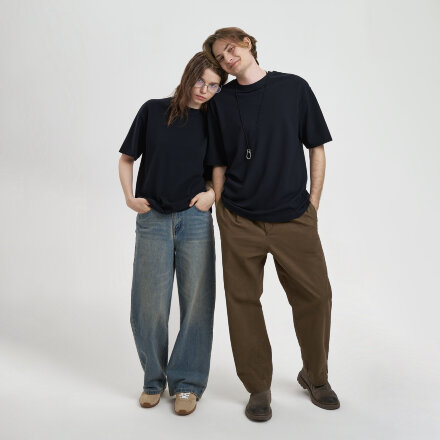 Футболка унисекс премиум AURA, 100% хлопок 200гр. черный, размер M/L