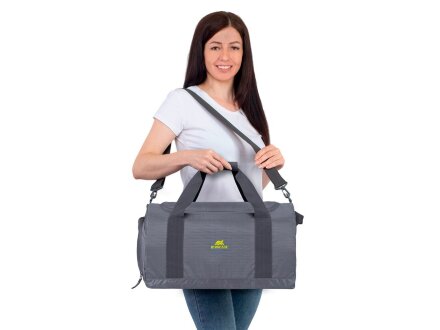RIVACASE 5542 grey Лёгкая складная дорожная сумка, 30л /12 RIVACASE 5542 grey Лёгкая складная дорожная сумка, 30л /12
