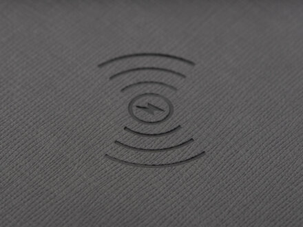 Многофункциональный коврик для мыши Multi Pad с беспроводной зарядкой и LCD экраном, 10 Вт, черный Многофункциональный коврик для мыши Multi Pad с беспроводной зарядкой и LCD экраном, 10 Вт, черный