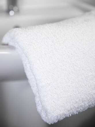 Полотенце Odelle, большое, белое Полотенце Odelle, большое, белое