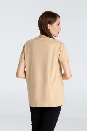 Футболка Don't You Dare to Underrate Us, песочная Футболка Don't You Dare to Underrate Us, песочная