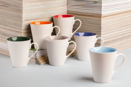 Кружка New Bell матовая, белая с черным Кружка New Bell матовая, белая с черным