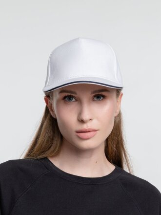 Бейсболка Classic, белая с темно-синим кантом Бейсболка Classic, белая с темно-синим кантом