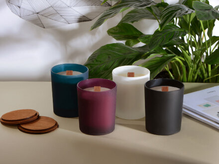 Свеча соевая ароматическая в стекле Niort, бордовая Свеча соевая ароматическая в стекле Niort, бордовая