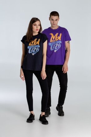 Футболка «Мы все слегка того», темно-синяя Футболка «Мы все слегка того», темно-синяя