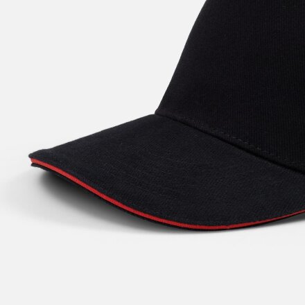 Бейсболка Classic 2.0, черная с красным кантом