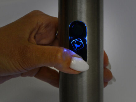 Набор винных аксессуаров Sicilia с электрическим штопором из стали, на батарейках Набор винных аксессуаров Sicilia с электрическим штопором из стали, на батарейках