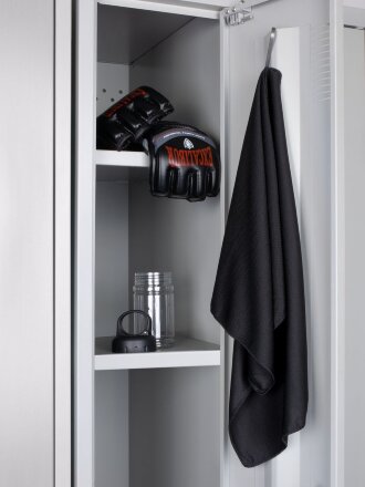 Охлаждающее полотенце Frio Mio в бутылке, черное Охлаждающее полотенце Frio Mio в бутылке, черное