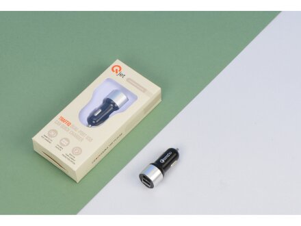 Адаптер автомобильный USB с функцией быстрой зарядки QC 3.0 TraffIQ, черный/серебристый Адаптер автомобильный USB с функцией быстрой зарядки QC 3.0 TraffIQ, черный/серебристый