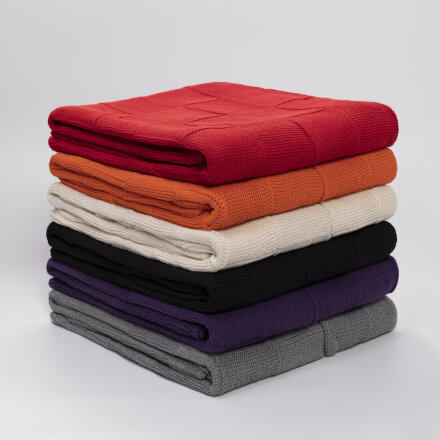 Плед Cella вязаный, красный (без подарочной коробки) Плед Cella вязаный, красный (без подарочной коробки)