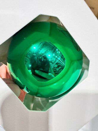 Оформительский шар Finery, 10 см, глянцевый зеленый Оформительский шар Finery, 10 см, глянцевый зеленый