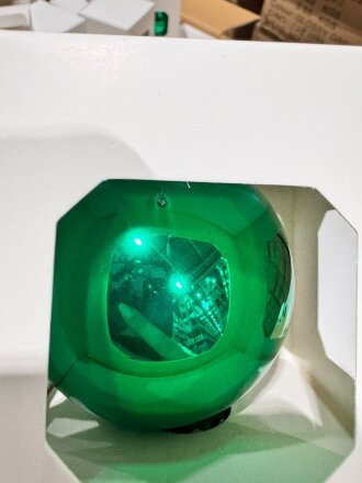 Оформительский шар Finery, 10 см, глянцевый зеленый Оформительский шар Finery, 10 см, глянцевый зеленый