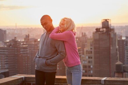 Толстовка с капюшоном женская Hoodie, темно-синяя Толстовка с капюшоном женская Hoodie, темно-синяя