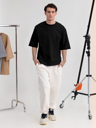 Футболка оверсайз унисекс Kosmos 2.0, черная Футболка оверсайз унисекс Kosmos 2.0, черная