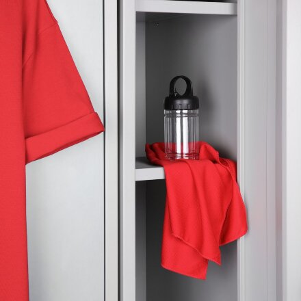 Охлаждающее полотенце Frio Mio в бутылке, красное Охлаждающее полотенце Frio Mio в бутылке, красное