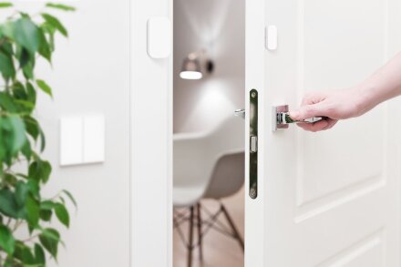 Датчик открытия дверей и окон Door and Window Sensor Датчик открытия дверей и окон Door and Window Sensor