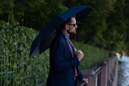 Зонт складной Comfort, черный Зонт складной Comfort, черный