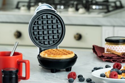 Электрическая вафельница GoRound, белая Электрическая вафельница GoRound, белая