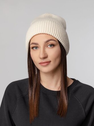 Шапка Tommi, молочно-белая Шапка Tommi, молочно-белая