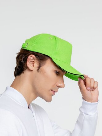 Бейсболка Classic, зеленое яблоко с черным кантом Бейсболка Classic, зеленое яблоко с черным кантом