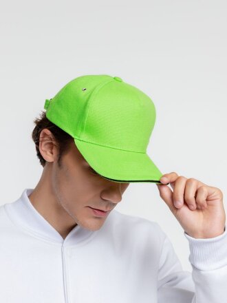 Бейсболка Classic, зеленое яблоко с черным кантом Бейсболка Classic, зеленое яблоко с черным кантом