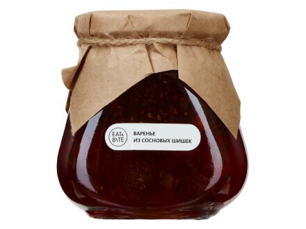 Подарочный набор Матрешка: штоф 0,5л, варенье из сосновых шишек (овальная банка), 325г Подарочный набор Матрешка: штоф 0,5л, варенье из сосновых шишек (овальная банка), 325г