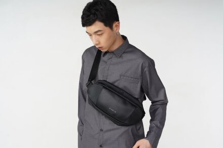 Сумка кросс-боди FlipSling, черная Сумка кросс-боди FlipSling, черная