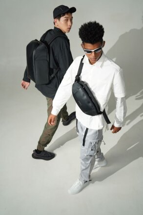 Сумка кросс-боди FlipSling, черная Сумка кросс-боди FlipSling, черная